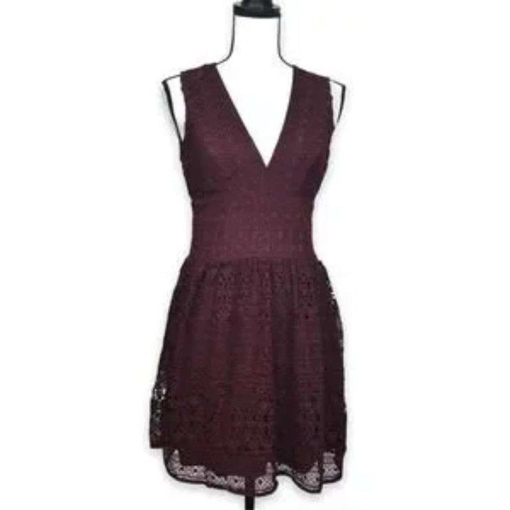 Abercrombie & Fitch Crochet Lace Burgundy/Garnet Fit & Flare Dress S-2 Like New